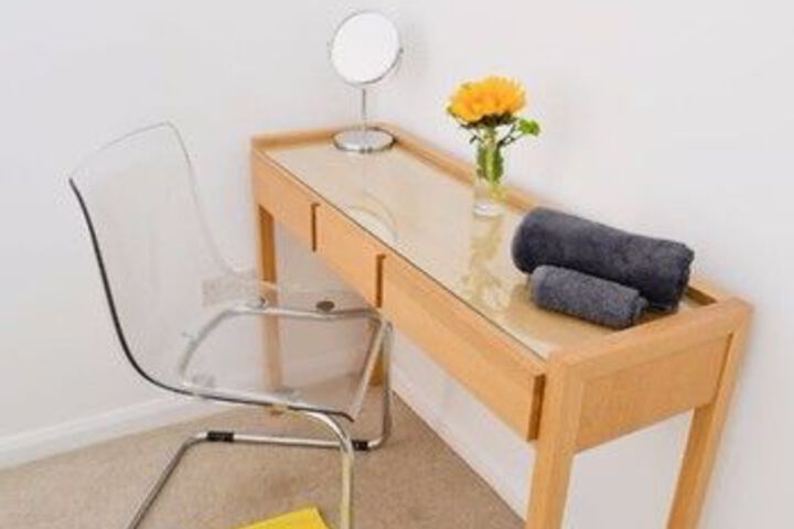 Room 12 of 32