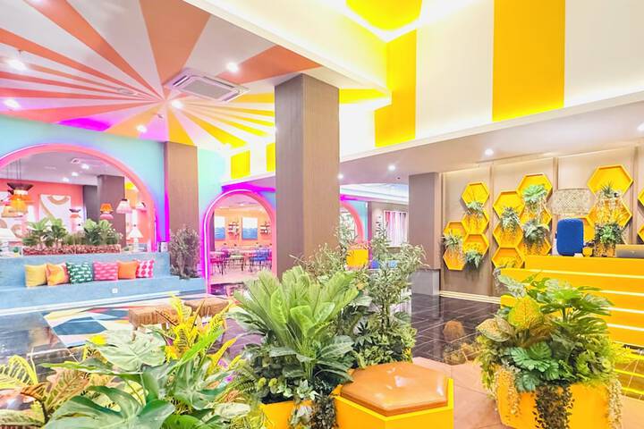Yellow Bee Resort Cililitan