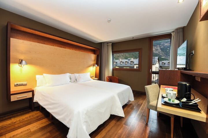 Room 33 of 113