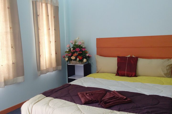 Room 2 of 72
