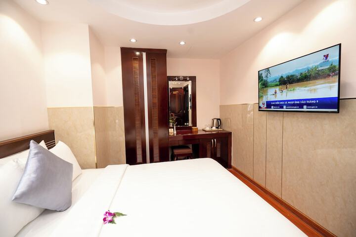 Room 7 of 80