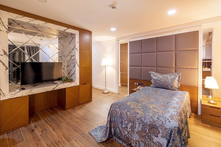 Room 6 of 29
