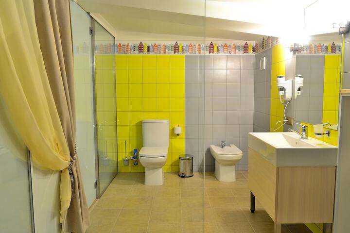 Room 5 of 27