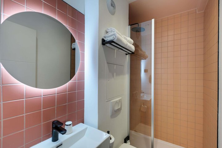 Room 13 of 52