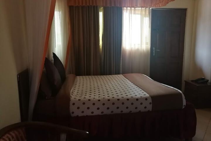 Room 4 of 50