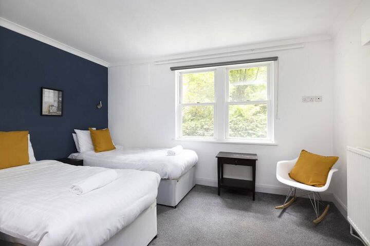 Room 34 of 68