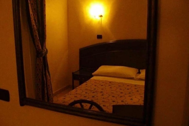 Room 31 of 66