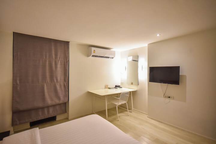 Room 35 of 64