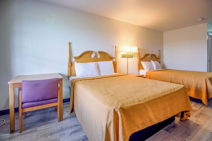 Room 4 of 28