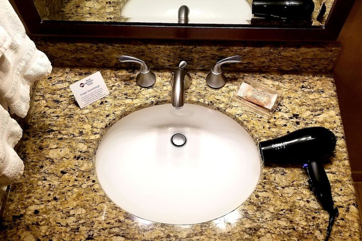 Bathroom amenities