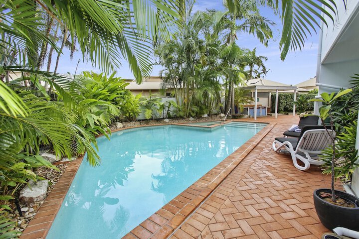 Pool 43 of 59
