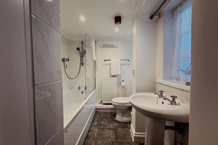 Room 18 of 27