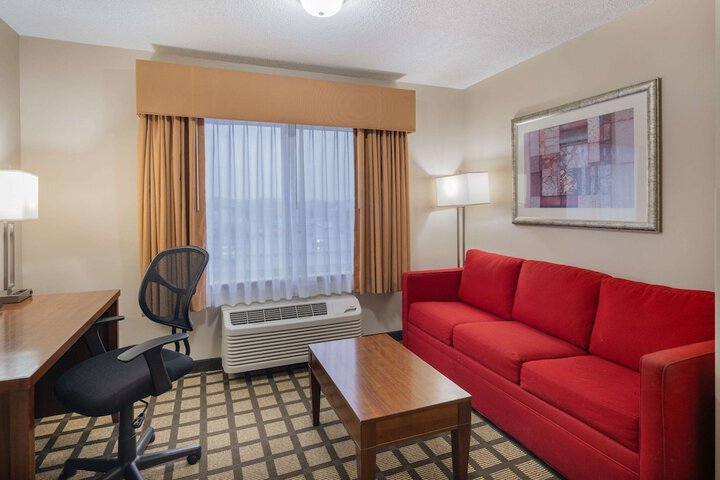 1 King Bed Suite (1 of 16)