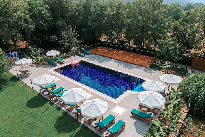 Pool 63 of 90