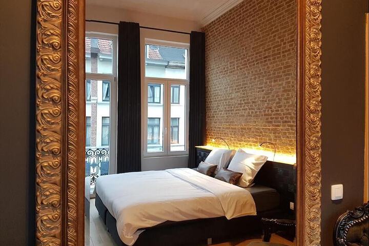 Room 22 of 64