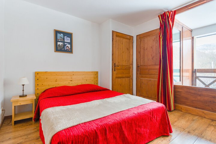 Room 2 of 17