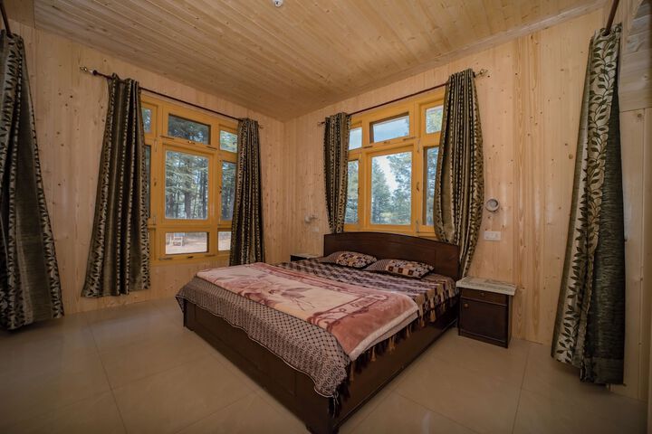 Room 4 of 19