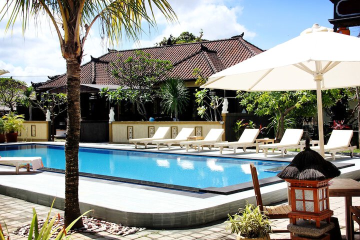 Pool Hotel