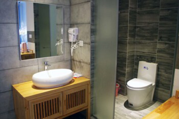 Room 5 of 27
