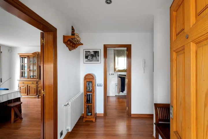 Room 7 of 18