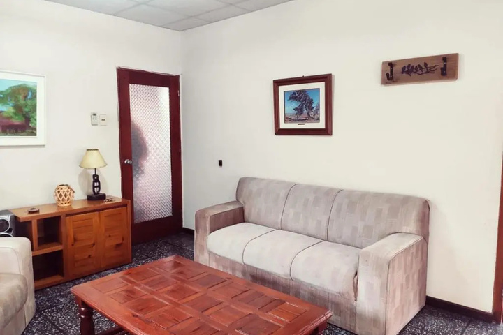 Room 5 of 10