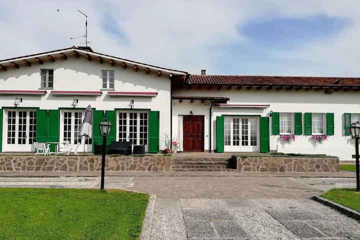 EXCLUSIVE VILLA-PER LA DOLCE VITA SRL