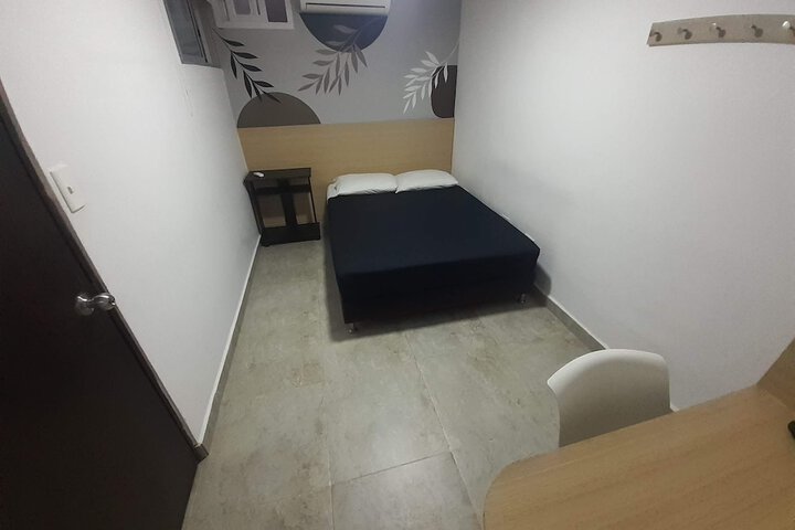 Room 5 of 10