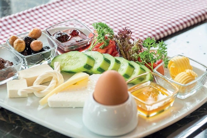 Breakfast/Coffee Service 52 of 60