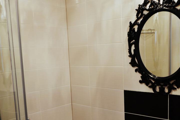 Room 14 of 76