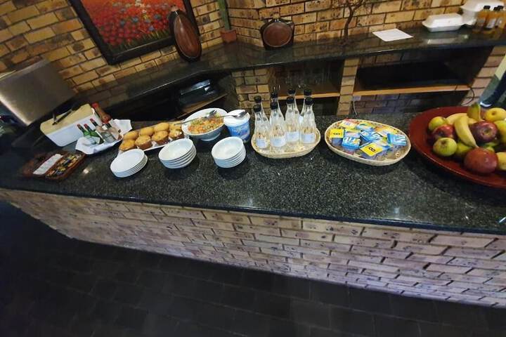 Dining 37 of 48