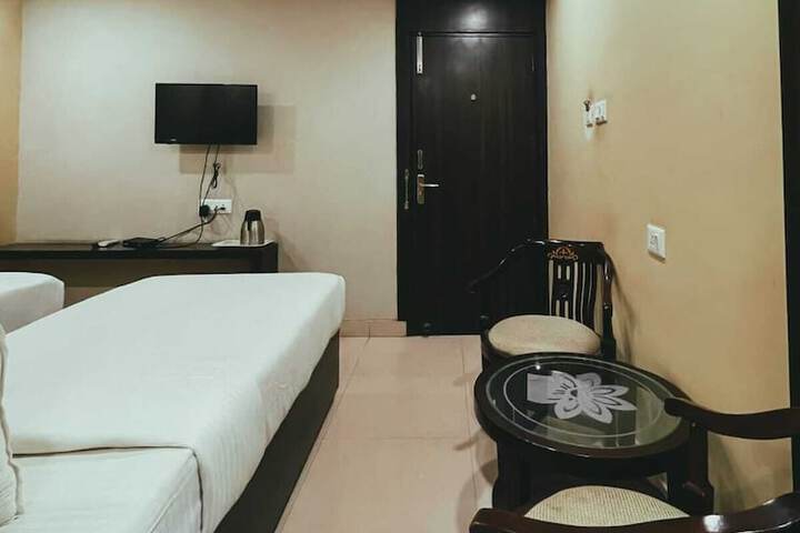 Room 34 of 53