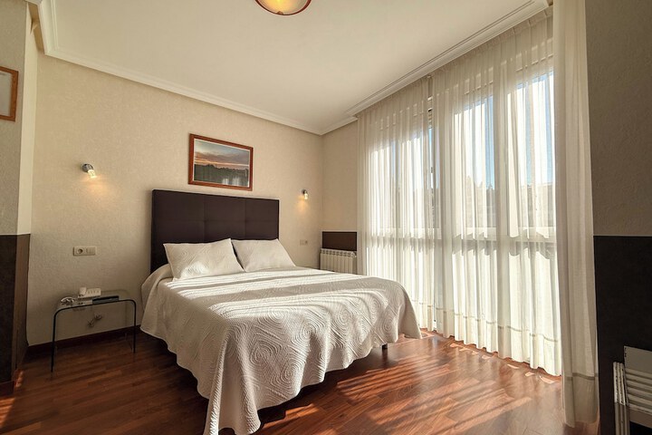 Room 52 of 93