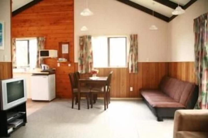 Room 8 of 15