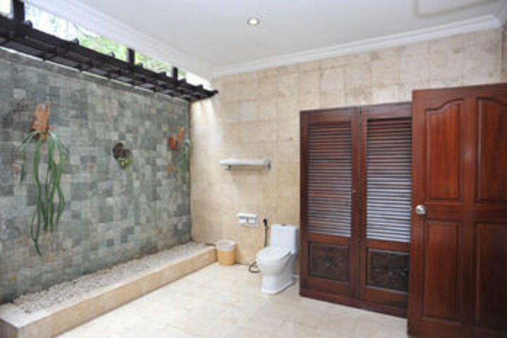 Room 3 of 42