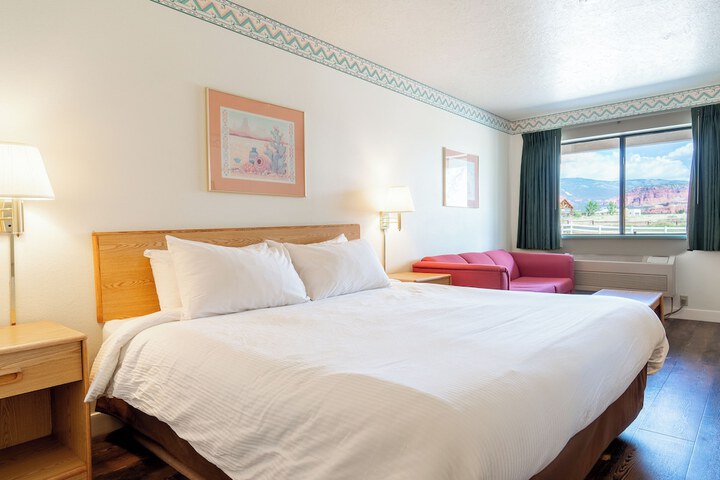 Room 8 of 20