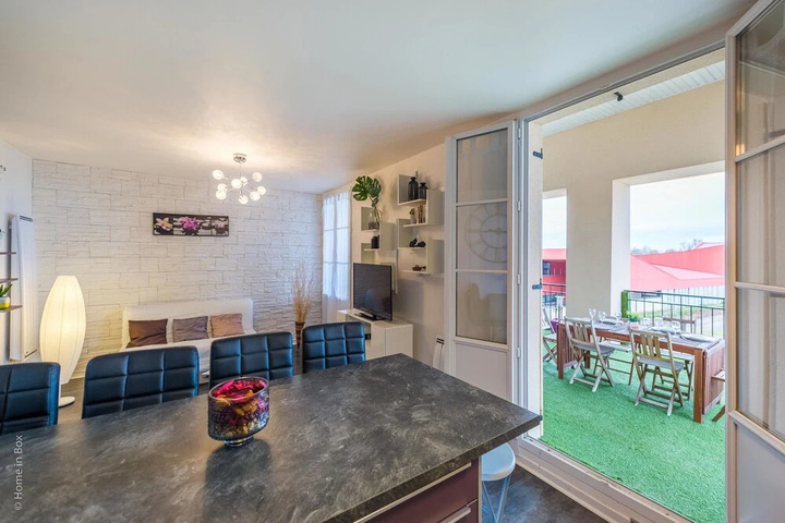 Terrace/Patio 7 of 17