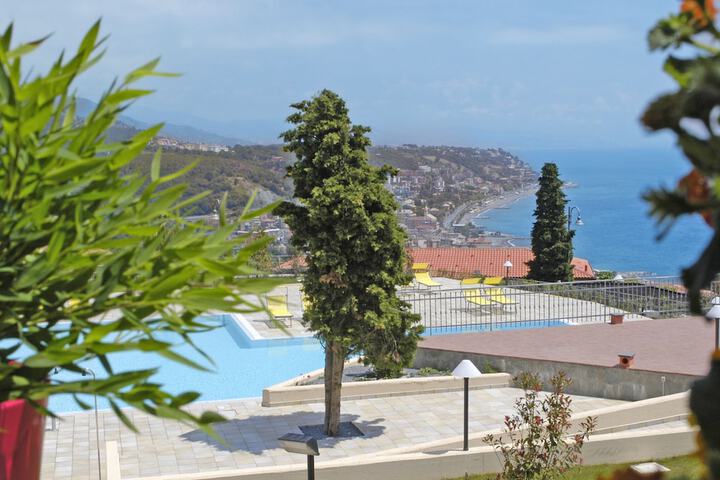 Hotel Entry