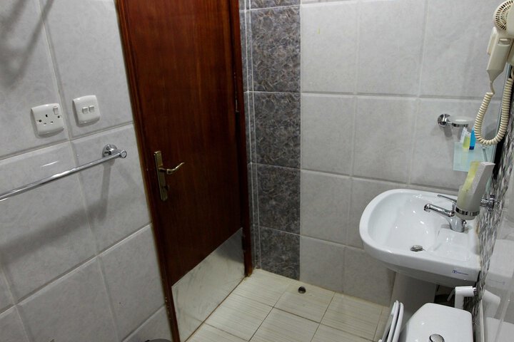 Room 52 of 63