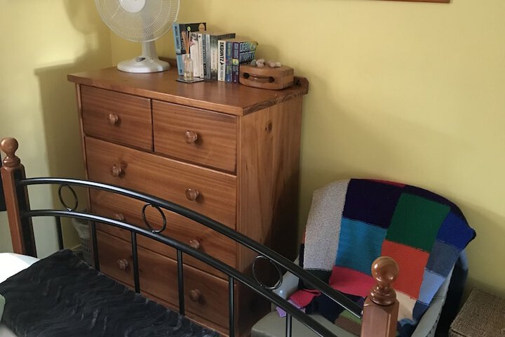 Room 8 of 76