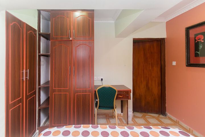 Room 18 of 163