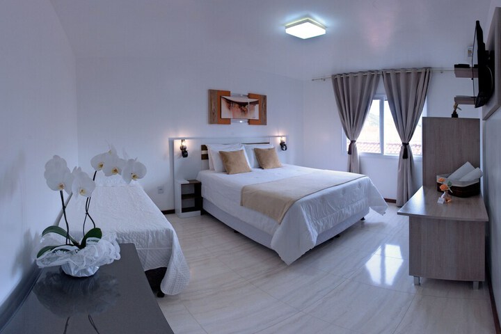 Room 3 of 25