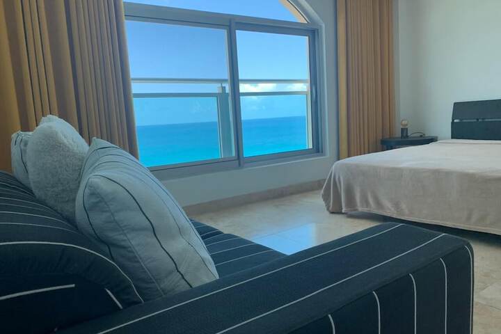 Room 43 of 230