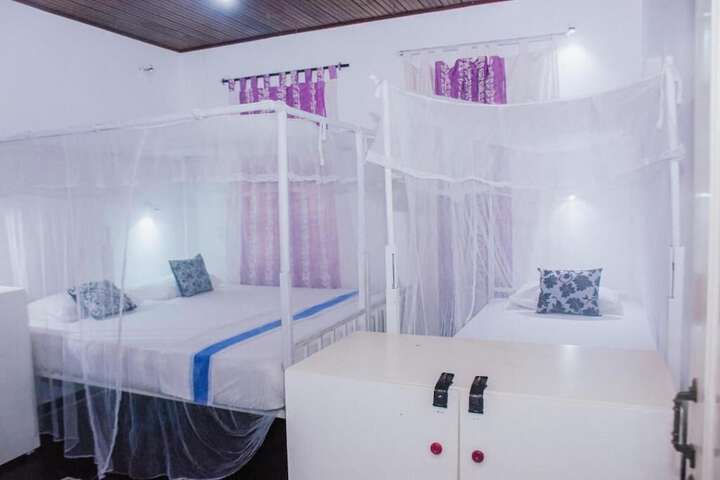 Room 9 of 36