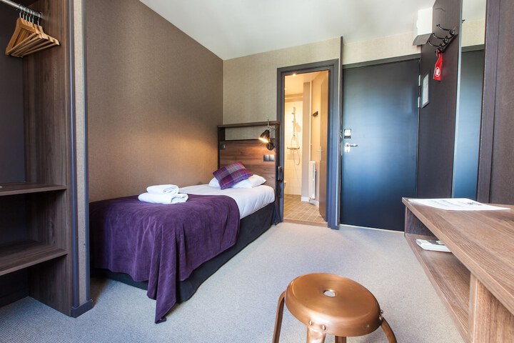 Room 7 of 191