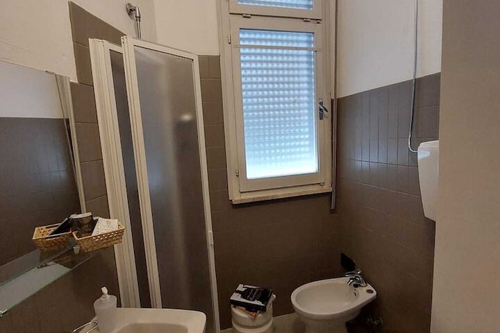 Room 18 of 22