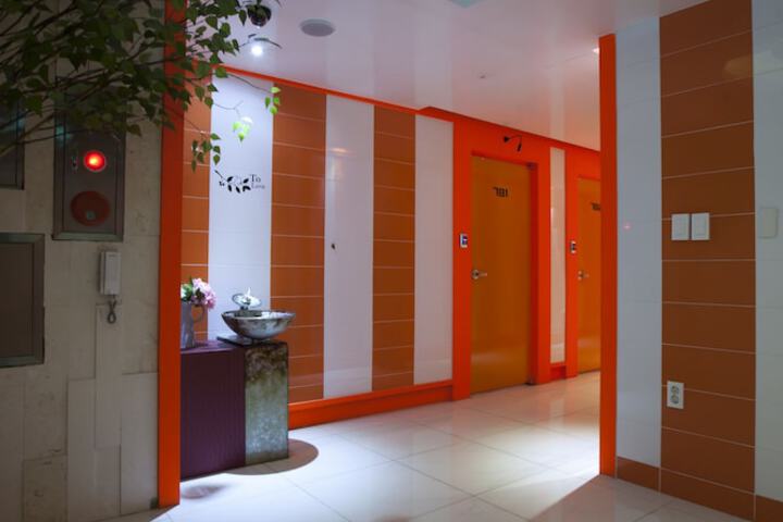 Ballroom/Hall 65 of 77