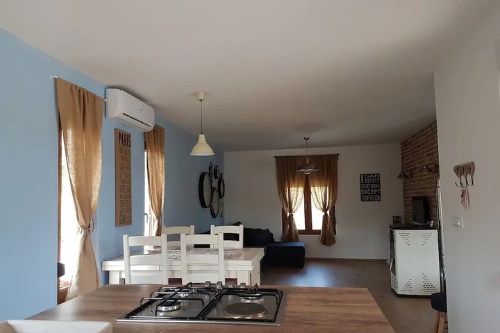 Room 2 of 16