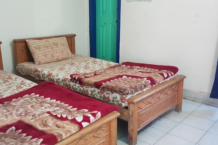 Room 8 of 11
