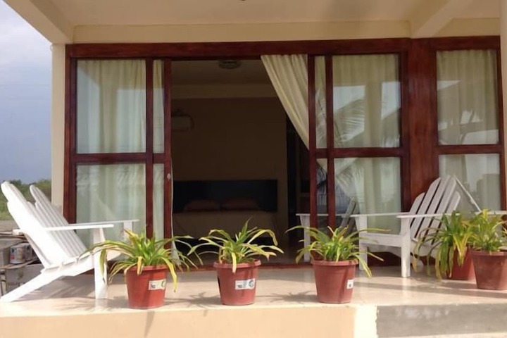 Room 6 of 12