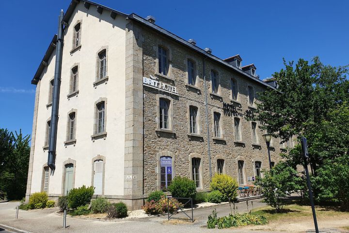 Hotel 62 of 63